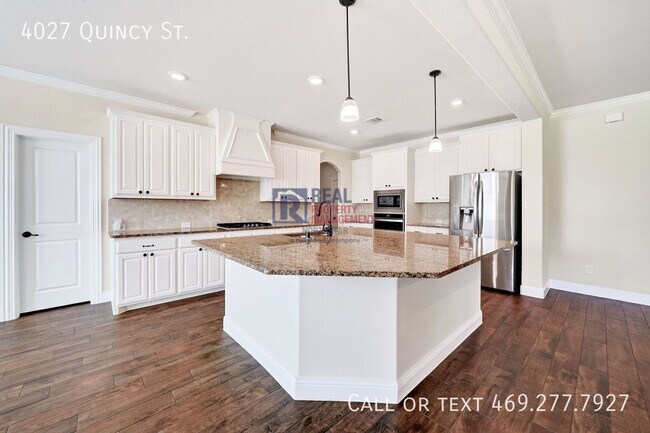 Building Photo - 4027 Quincy St
