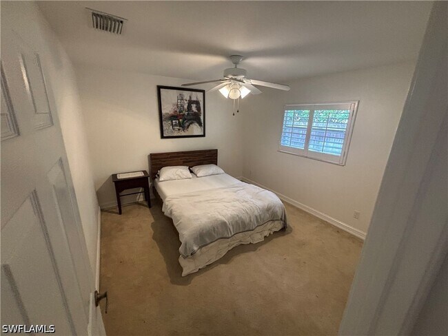 Building Photo - 1166 Royal Palm Dr