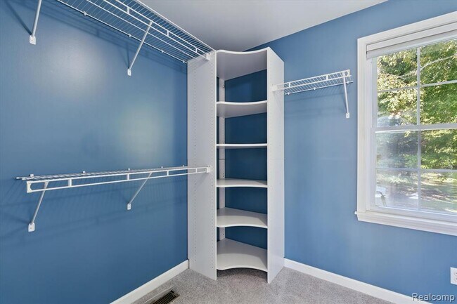 Building Photo - 2860 E Coon Lake Rd