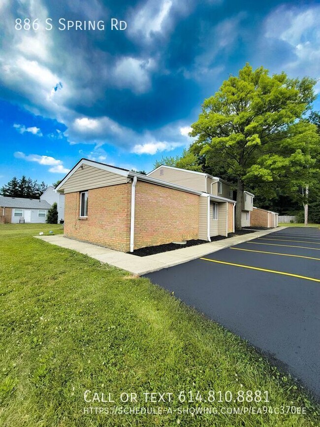 Building Photo - 886 S Spring Rd