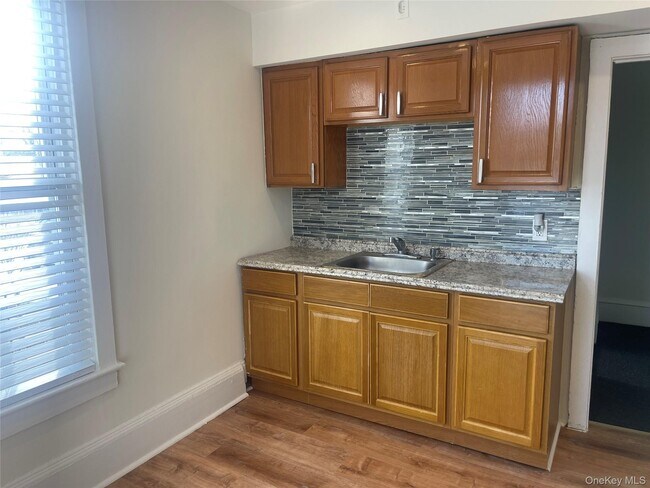 Building Photo - 200 Claridge Ave