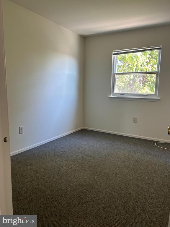 Building Photo - 2410 David Dr