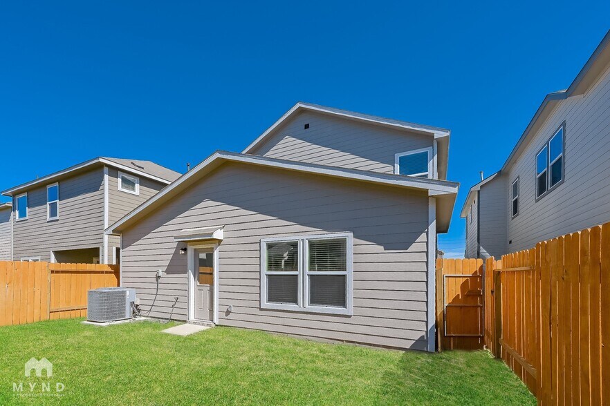 Building Photo - 7939 Fijian Cypress Dr