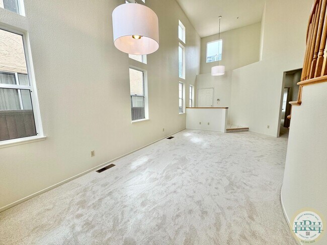 Building Photo - Large 6 BR|3 BA in the coveted Community Of Traditions Belhaven in Daly City With Views Of The Hills