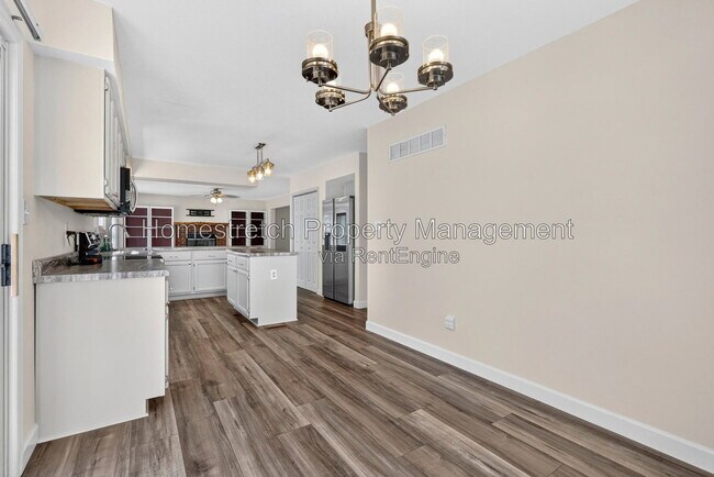 Building Photo - 6910 Emmons Dr