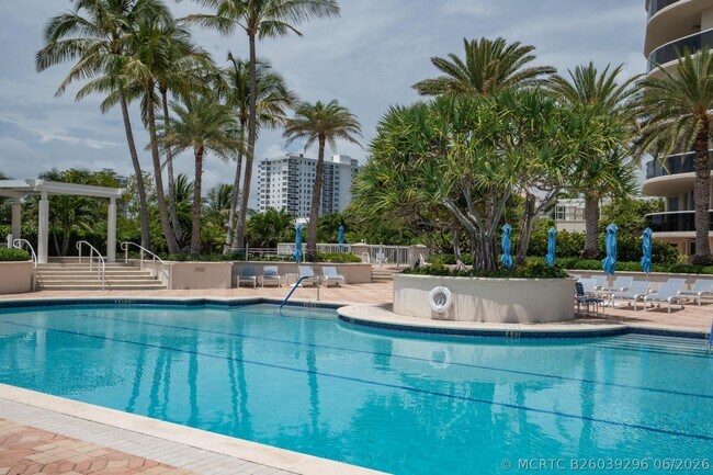 Building Photo - 3200 N Ocean Blvd