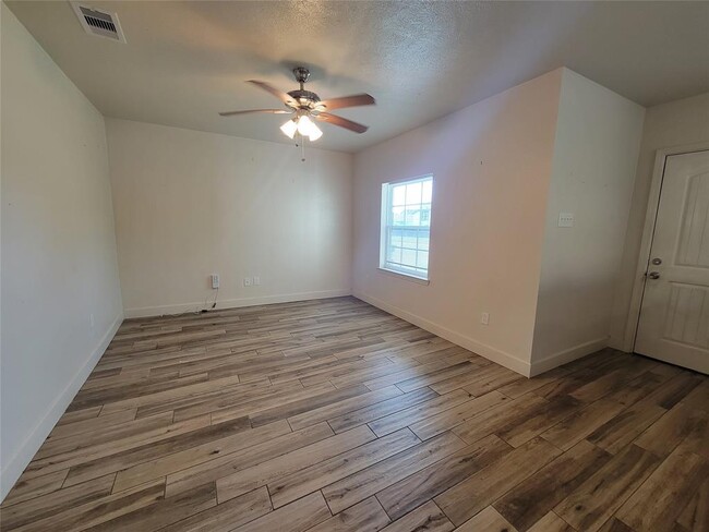 Building Photo - 5327 Avenue O