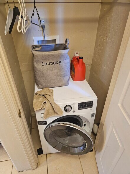 Washer/Dryer combination unit - 3232 E Towner St