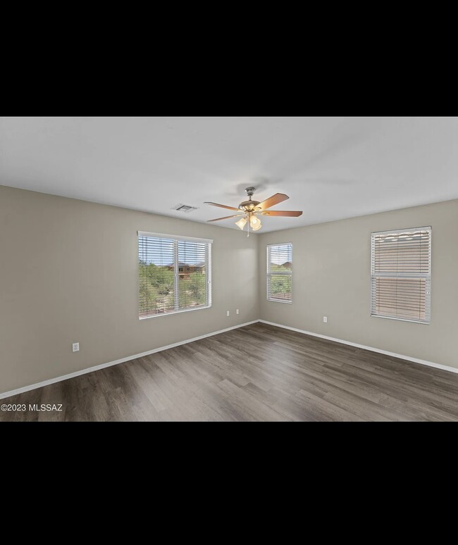 Building Photo - 878 W Placita El Cauce Rico