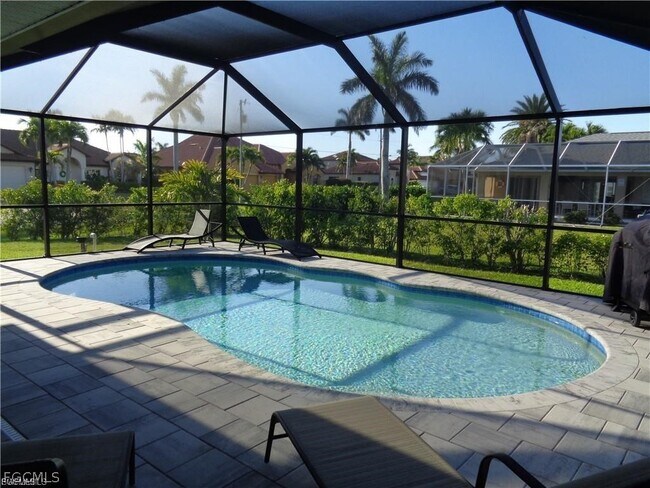 Building Photo - 2127 SW 52nd Ln