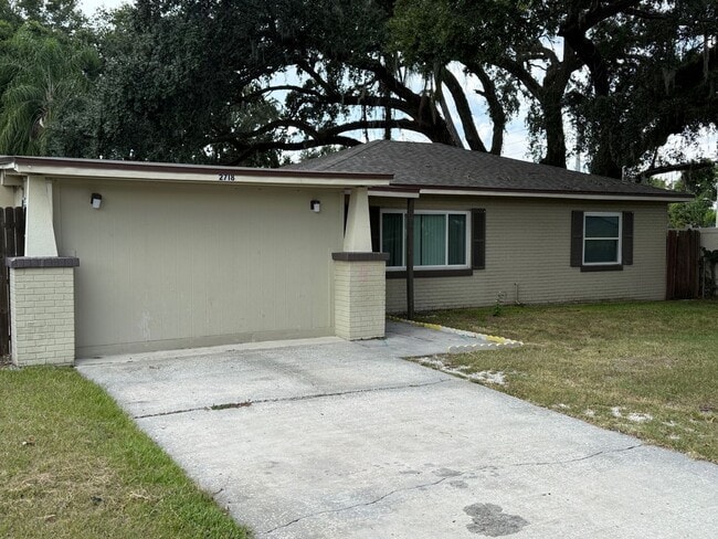 Building Photo - 3 Bedroom, 2 1/2 Bath Single Family Home W...