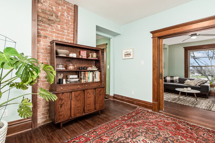 Living space/dining room - 234 E 7th Ave