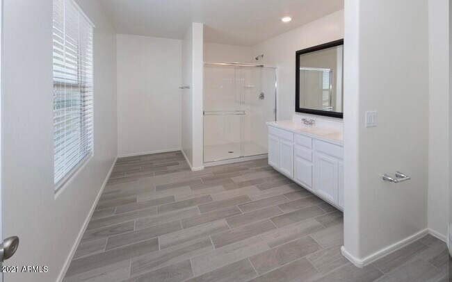 Building Photo - 7255 N 125th Dr