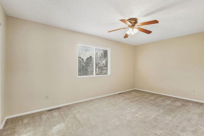 Building Photo - 1549 Sanderson Ave