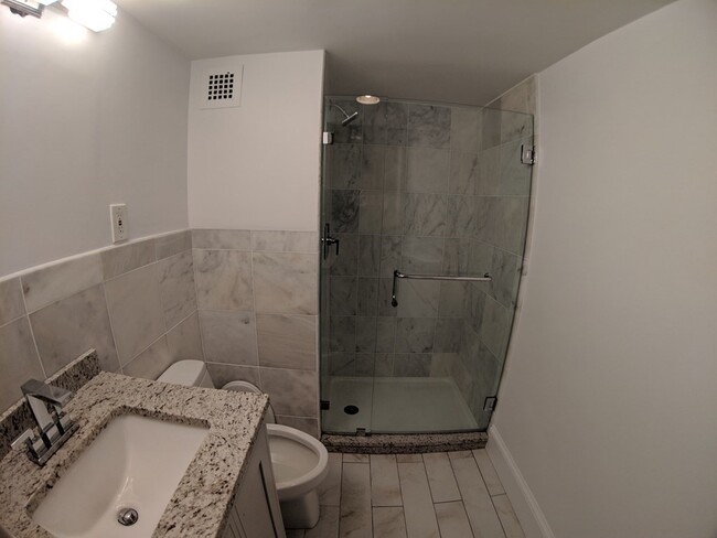 Building Photo - 6 Whittier Pl