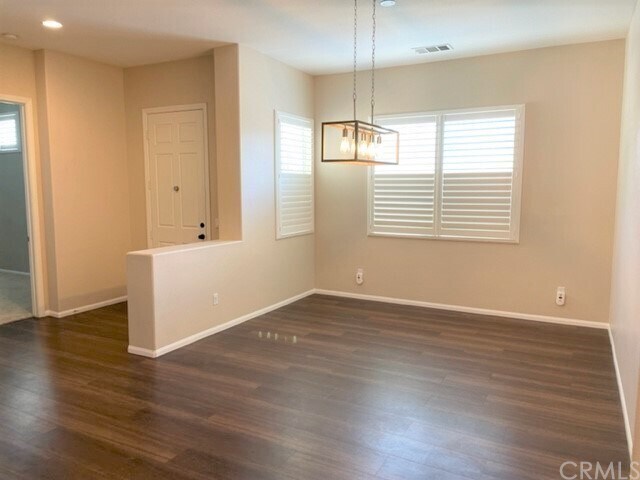 Building Photo - 34206 Pinehurst Dr