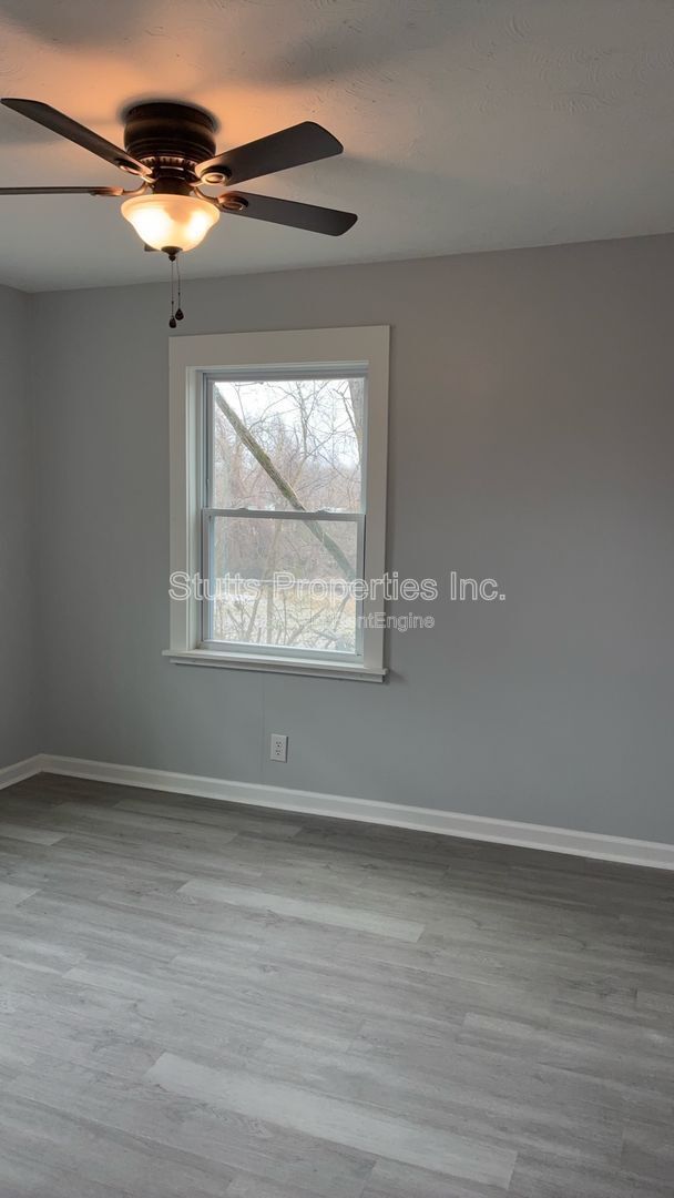 Building Photo - 2410 Veterans Dr