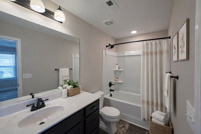 Building Photo - Modern 3 Bedroom Townhome in Prime Location