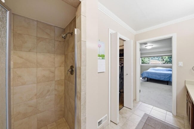 Building Photo - 25 Warmwood Way