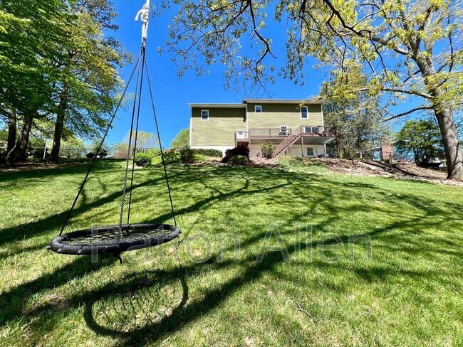 Building Photo - 38 Tipton Dr