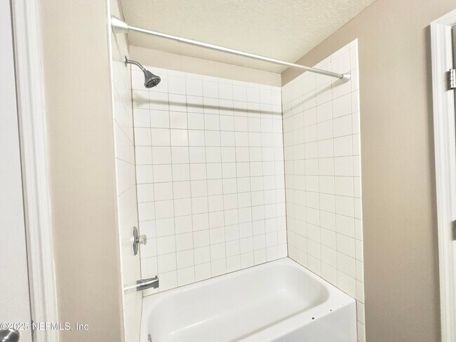 Building Photo - 204 Candlebark Dr