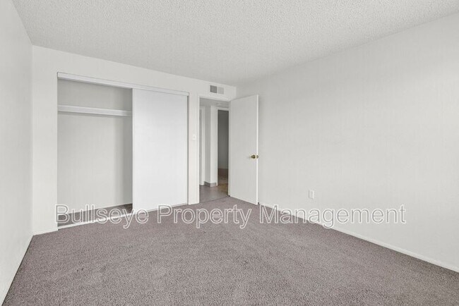 Building Photo - 13811 N 37th Way