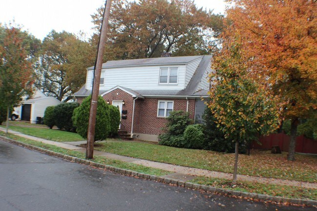 Primary Photo - 5 Summit Ave 2nd Floor - 2Bdrm Rental