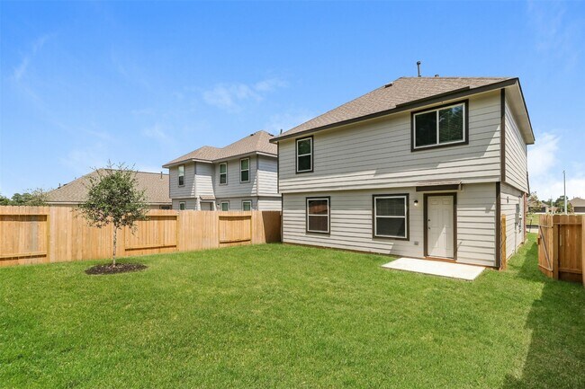 Building Photo - 2165 Middle Rdg Dr