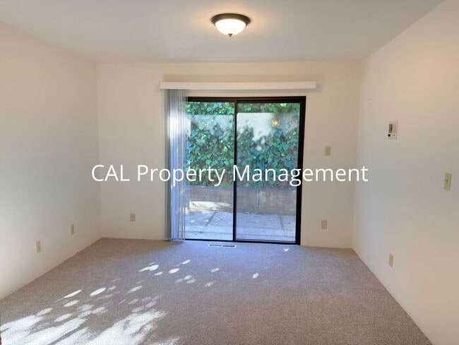 Building Photo - Beautiful 3-Bedroom Pebble Beach Home!