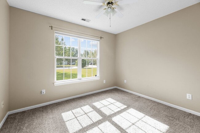 Building Photo - 104 Monterey Cir