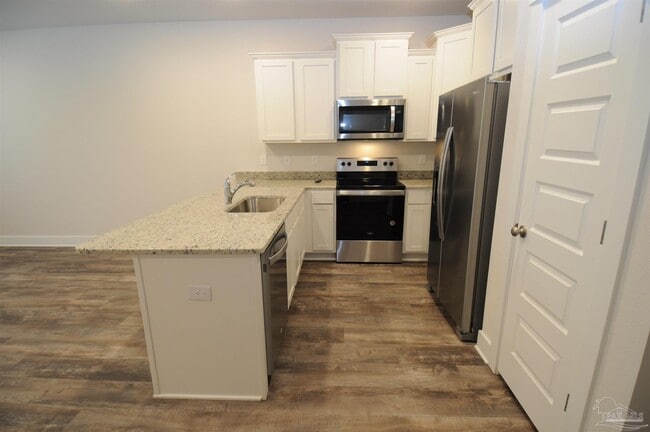 Building Photo - 1535 Iroquois Ct