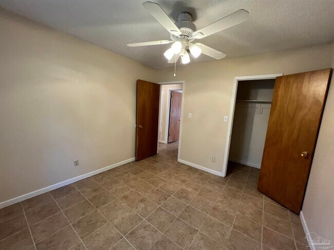 Building Photo - 224 Jeffery Ln