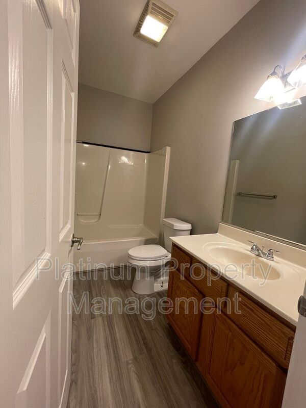 Building Photo - 48 Weyman Ave SW
