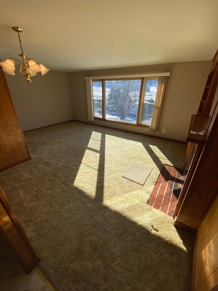 Building Photo - 410 Colonial Ave