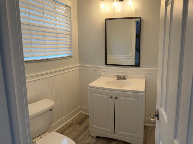 Building Photo - 1072 Crumpet Ct