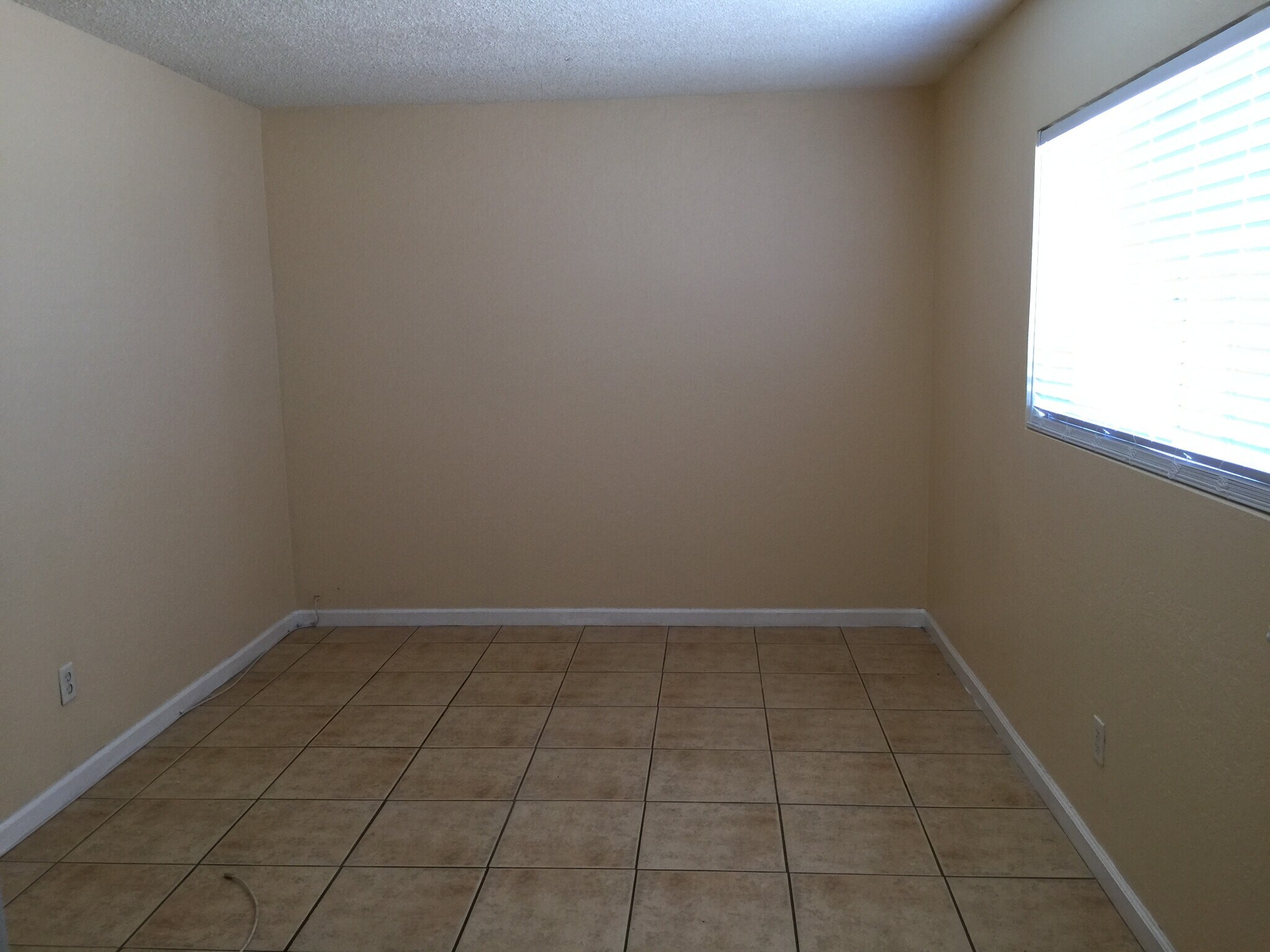 Building Photo - 5648 Meikle Ln