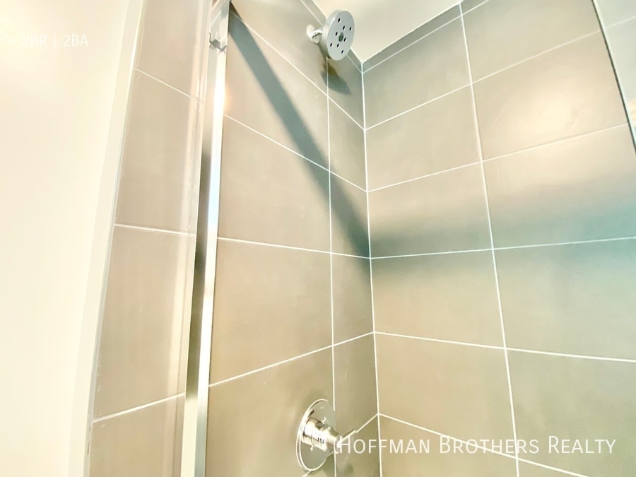 Building Photo - 1532 Brockton Ave