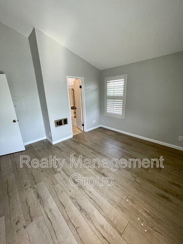 Building Photo - 4580 Ohio St