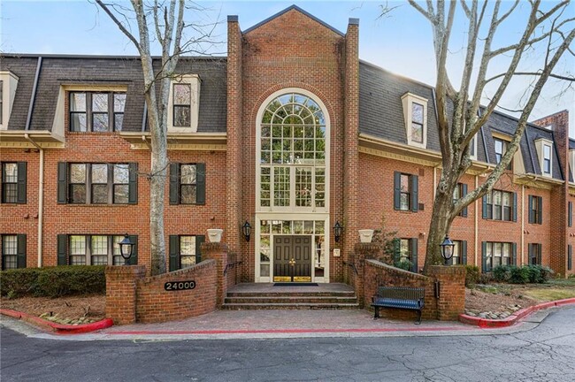 Building Photo - 24308 Plantation Dr NE