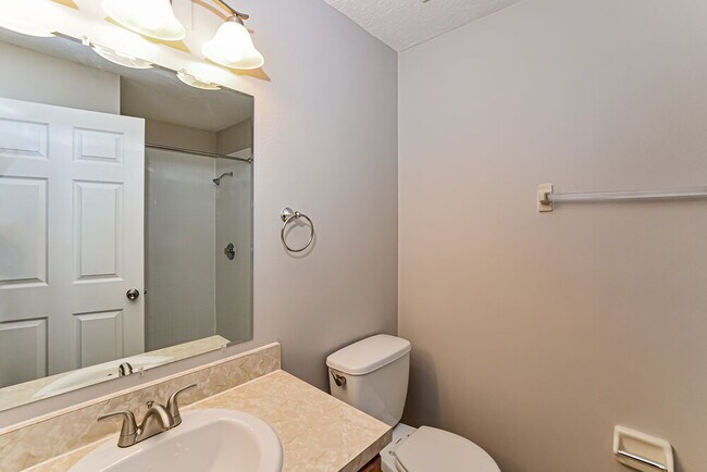 Building Photo - 10924 Pinewood Cove Ln
