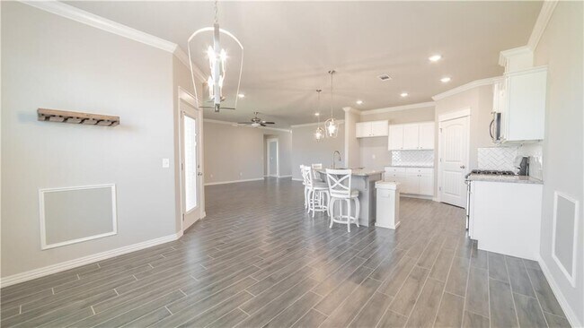 Building Photo - 1222 Bradley St