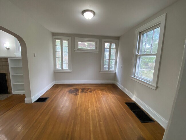 Building Photo - WESTWOOD - Charming 3bd Tudor w modern updates