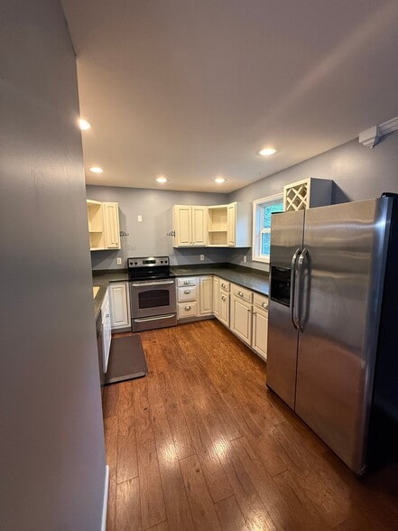 Building Photo - 135 Hogan Rd