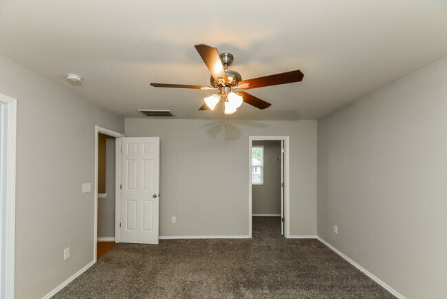 Building Photo - 4912 Sweet Shade Trail