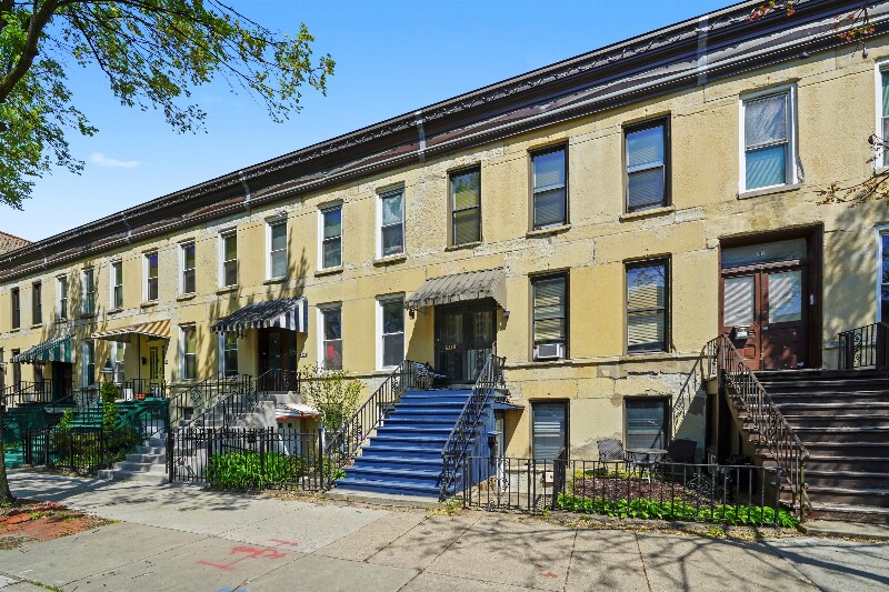Building Photo - 911 S Loomis St
