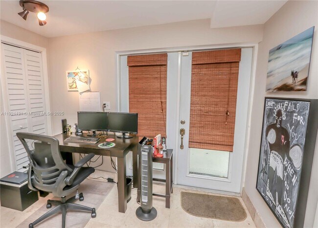 Building Photo - 1700 SW 14th Ave