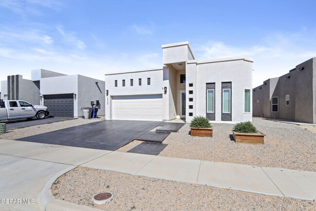 Building Photo - 2332 Tierra Delmonte Dr