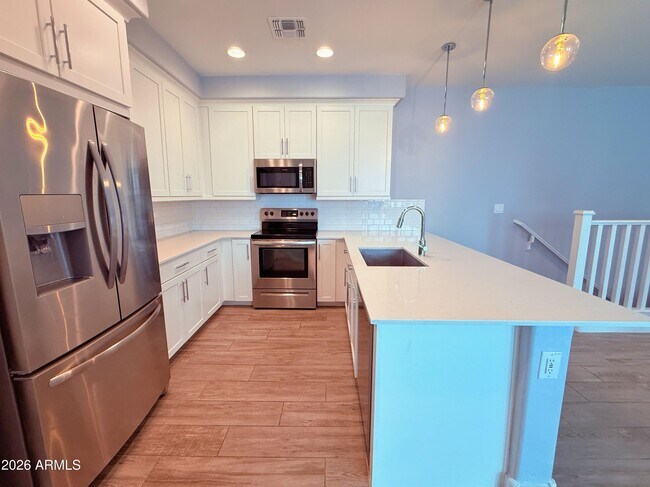 Building Photo - 4100 S Pinelake Way