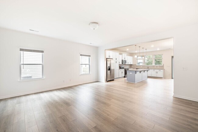 Building Photo - BEAUTIFUL 3 Bedroom Home - Stonebridge Fairways - AVAILABLE NOW