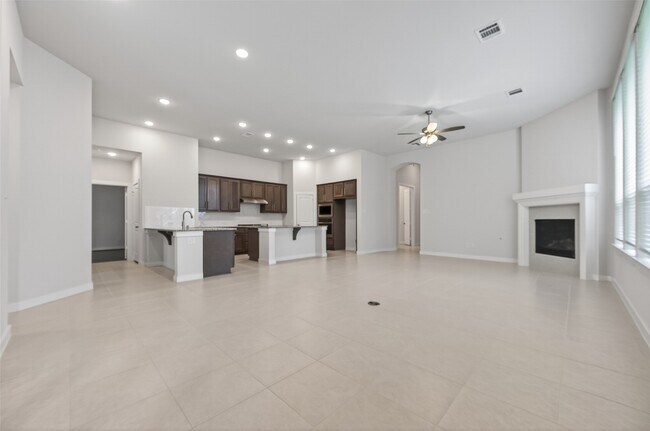Building Photo - 212 Milas Cv